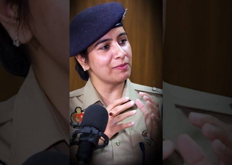 महिलाओं को पुलिस स्टेशन क्यों जाना चाहिए? | IPS Anukriti Sharma | Cyber Crime | SKT