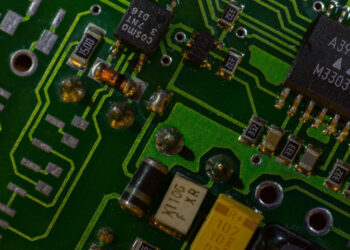 Hardware Hackers Urge Vendor Engagement for Security Success